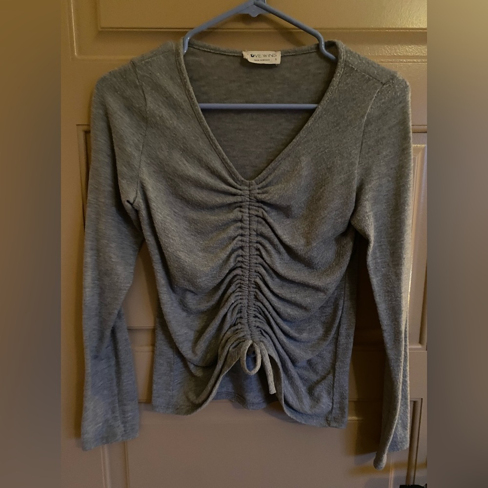 Soft long sleeved scrunched shirt size xs